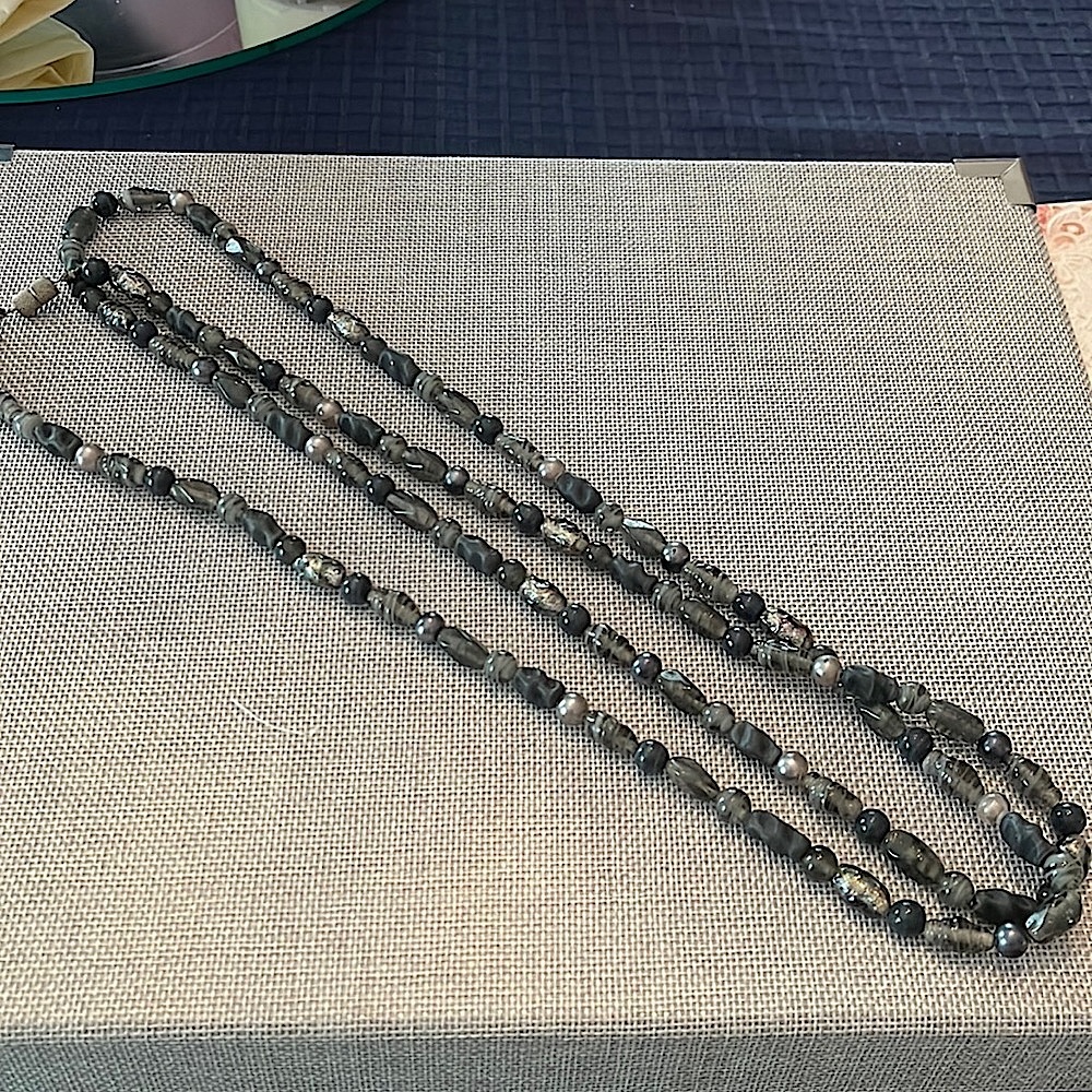 Gorgeous 52” black/gray bead and pearl necklace